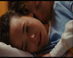 Juno (Ellen Page) sobs in the hospital bed with Bleeker (Michael Cera)