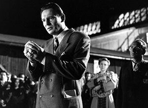 Schindler's List Oskar receives a ring from his Jewish workers - the Elixir